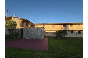 Parking lot, 3903 SW 78th Ct APT 207, Miami, FL 33155, Sold 12/19/25