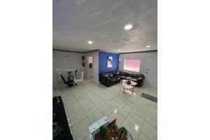 Parking lot, 3903 SW 78th Ct APT 207, Miami, FL 33155, Sold 12/19/25