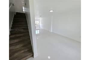 450 Nw 84th St 450, Miami