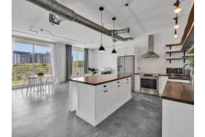 444 Ne 30th St 402, Miami