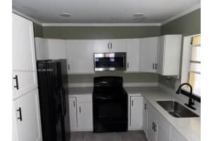 15157 Ne 6th Ave 12, Miami