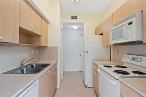 7085 Nova Dr 330 Davie, FL 33317 - MLS#A11788462