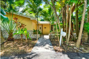 17737 SW 86th Ave, Palmetto Bay, FL 33157, Sold 07/28/25