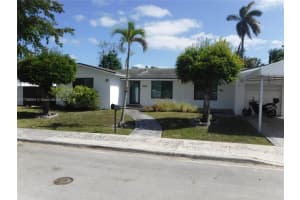 2020 Ne 203rd St, Miami