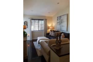930 Ne 33rd Ter 202, Homestead