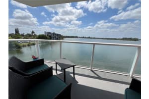 1301 Ne Miami Gardens Dr 405w, Miami