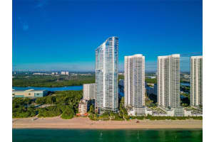 15701 Collins Ave Parking Tandem Sunny Isles Beach, FL 33160 - MLS#A11788743