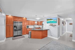 19 Madrid Ln, Davie, FL 33324, Sold 06/02/25