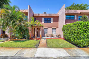 19 Madrid Ln, Davie, FL 33324, Sold 06/02/25