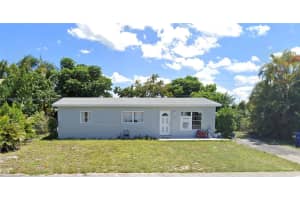 1280 Ne 211th Ter, Miami