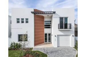 910 Sw 24th Rd, Miami