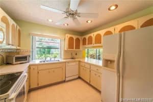 70 Ivy Rd Hollywood, FL 33021 - MLS#A11788964
