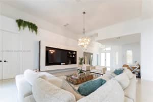 4021 E Lake Estates Dr, Davie, FL 33328 - MLS#A11788989