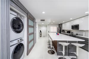 413 Lakeview Dr, Weston, FL 33326, Sold 05/30/25