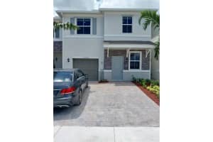 1790 Se 7th Ter, Homestead