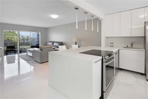 600 NE 2nd St, Dania Beach, FL 33004, Sold 07/29/25