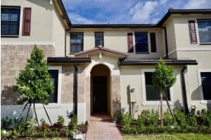 3432 W 113 Place, Hialeah