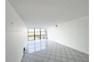 1000 Parkview Dr 424 Hallandale Beach, FL 33009 - MLS#A11789576