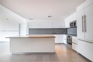 88 Sw 7th St 1004, Miami