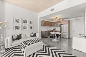 151 SE 1st St, Miami, FL 33131, Sold 06/04/25