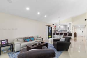 371 Fairway Cir 56 Weston, FL 33326 - MLS#A11789883