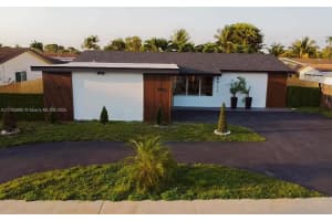 8911 NW 7th Ct, Pembroke Pines, FL 33024, Sold 05/29/25