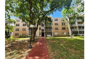 8501 Nw 8th St 301-1, Miami