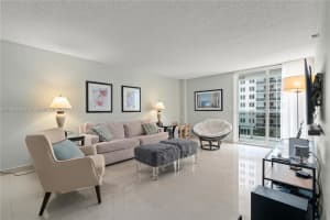 2401 Collins Ave APT 705, Miami Beach, FL 33140, - MLS#A11789938