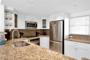 3750 NE 170th St APT 101, North Miami Beach, FL 33160, - MLS#A11789968