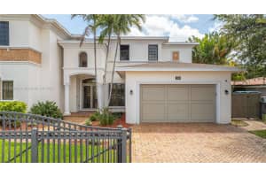 260 Ne Wavecrest Ct Boca Raton, FL 33432 - MLS#A11789969