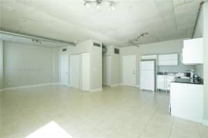 690 SW 1st Ct 2032, Miami, FL 33130 - MLS#A11790155