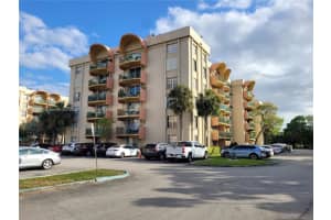 9360 Fontainebleau Blvd 208, Miami