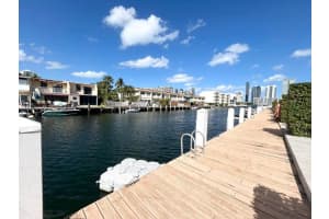 3811 Ne 166th St 3, North Miami Beach