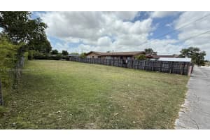 3046 NW 27th St, Miami, FL 33142 - MLS#A11790289