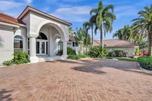 2670 Cypress Ln, Weston, FL 33332, Sold 08/28/25