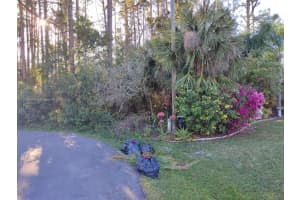 9 Sedan Pl Palm Coast, FL 32164 Sold 07/21/25