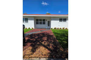987 Ne 145th St, North Miami