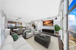 50 Biscayne Blvd 4004, Miami
