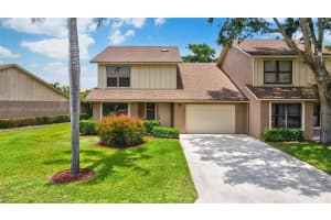 11905 Donlin Dr, Wellington