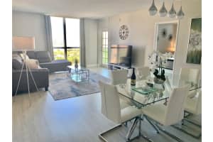 3901 S Ocean Dr APT 8W, Hollywood, FL 33019, Sold 08/18/25
