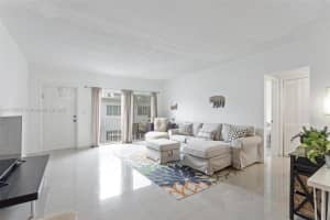 9280 Bay Harbor Terrace APT 26, Bay Harbor Islands, FL 33154, - MLS#A11790877