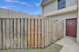 2306 Nw 52nd Ave 2306, Lauderhill