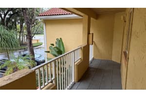 906 Coral Club Dr, Coral Springs, FL 33071, Sold 05/23/25