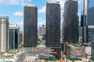 45 Sw 9th St 1205, Miami