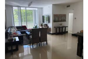 9725 Nw 52nd St 407, Doral