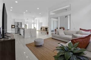 710 Lake Blvd, Weston, FL 33326, - MLS#A11791192