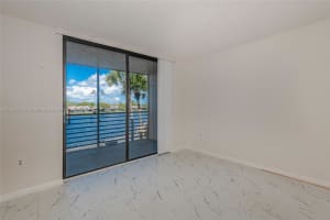 1100 Colony Point Cir 208, Pembroke Pines