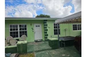11104 Sw 154th Ter, Miami