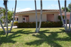 1124 Ne 3rd St, Hallandale Beach