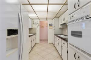 1124 Ne 3rd St Hallandale Beach, FL 33009 - MLS#A11791558